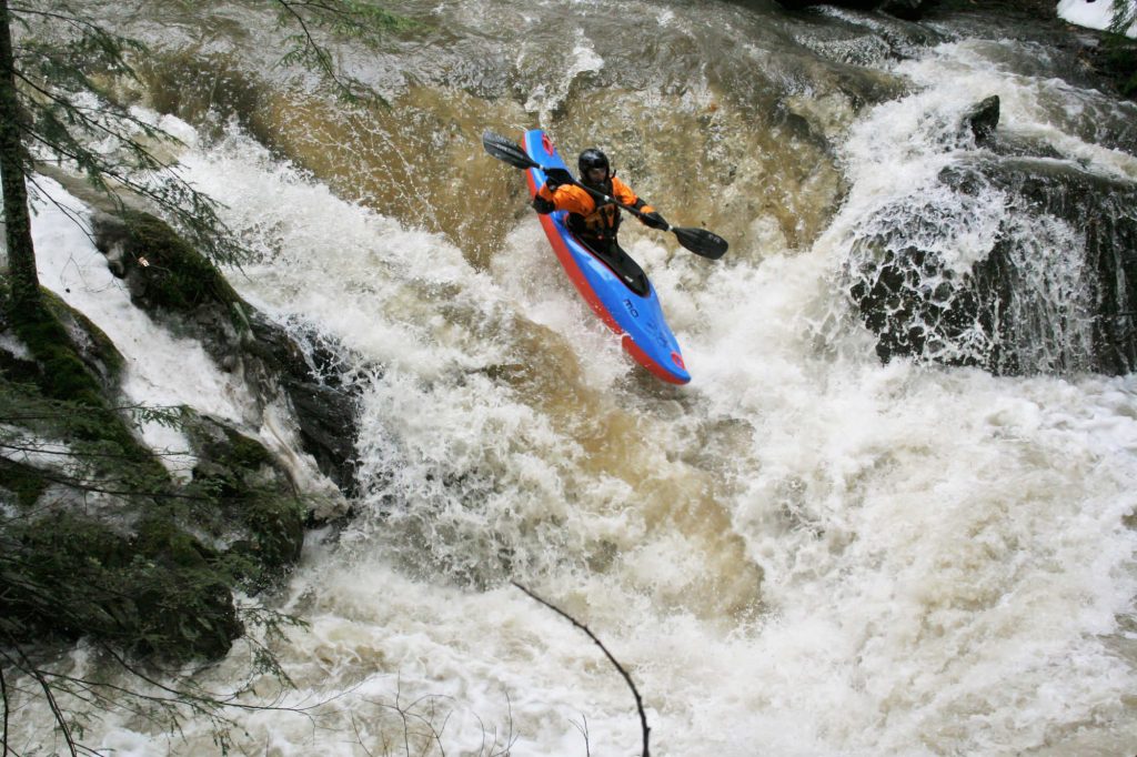 Erik Debbink runs Aspen Falls on Devils Washbowl Vermont Whitewater Kayaking